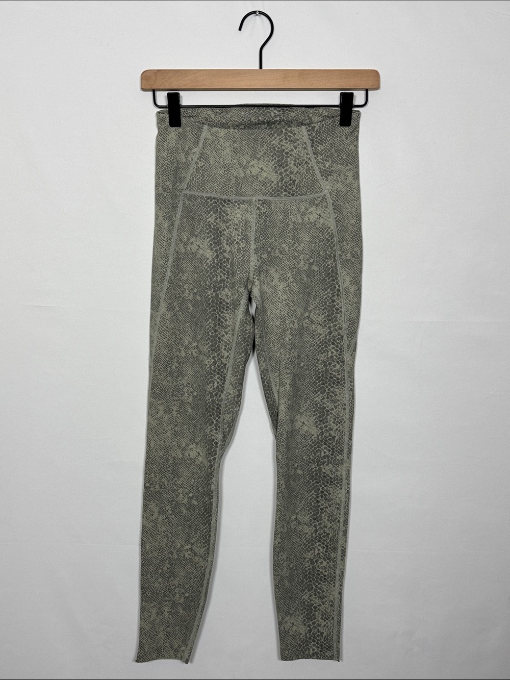 WAP120 {Varley} Muted Green Snakeskin Print Yoga Gym Tights Leggings Pants